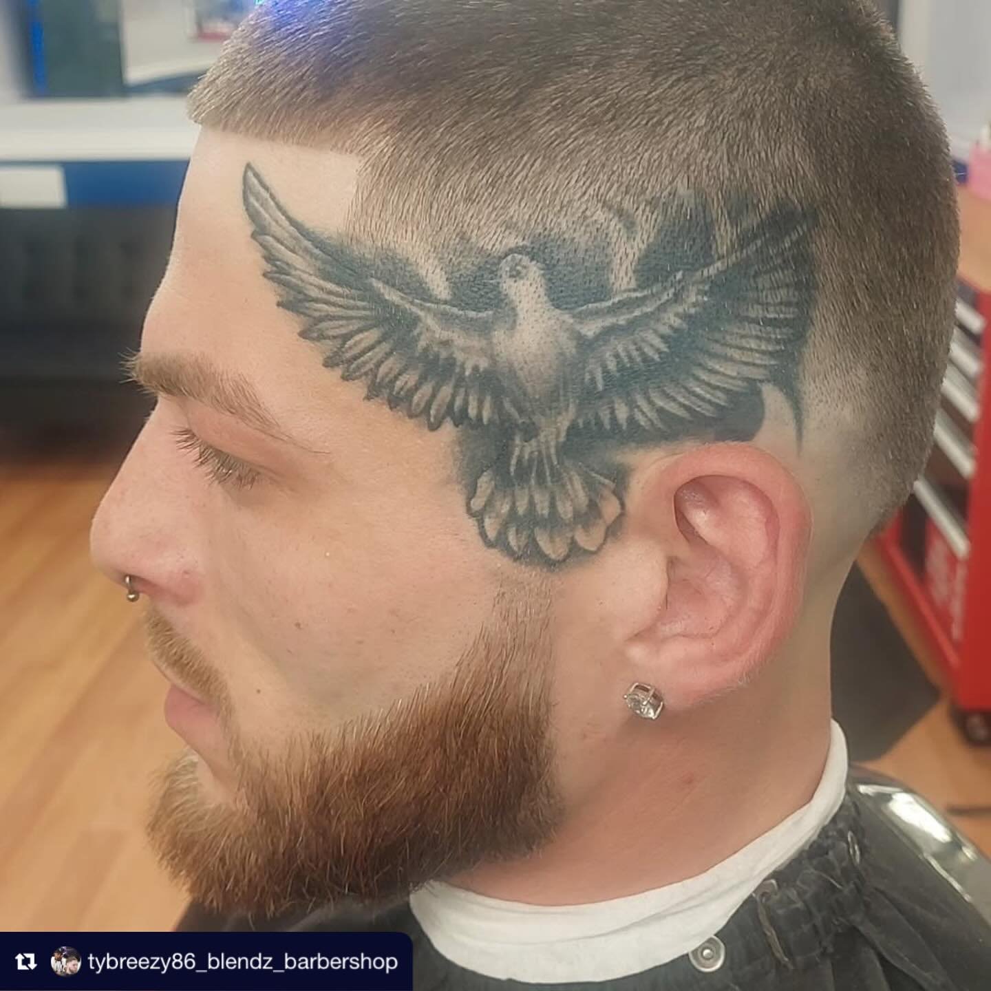 @tybreezy86_blendz_barbershop Welcome to the Blendz Barbershop page! Blendz Barbershop has 2 floors, with extremely talented, versatile barbers located right in East Providence Rhode Island. @blendz401

💈💈Follow like and share to see and support ou