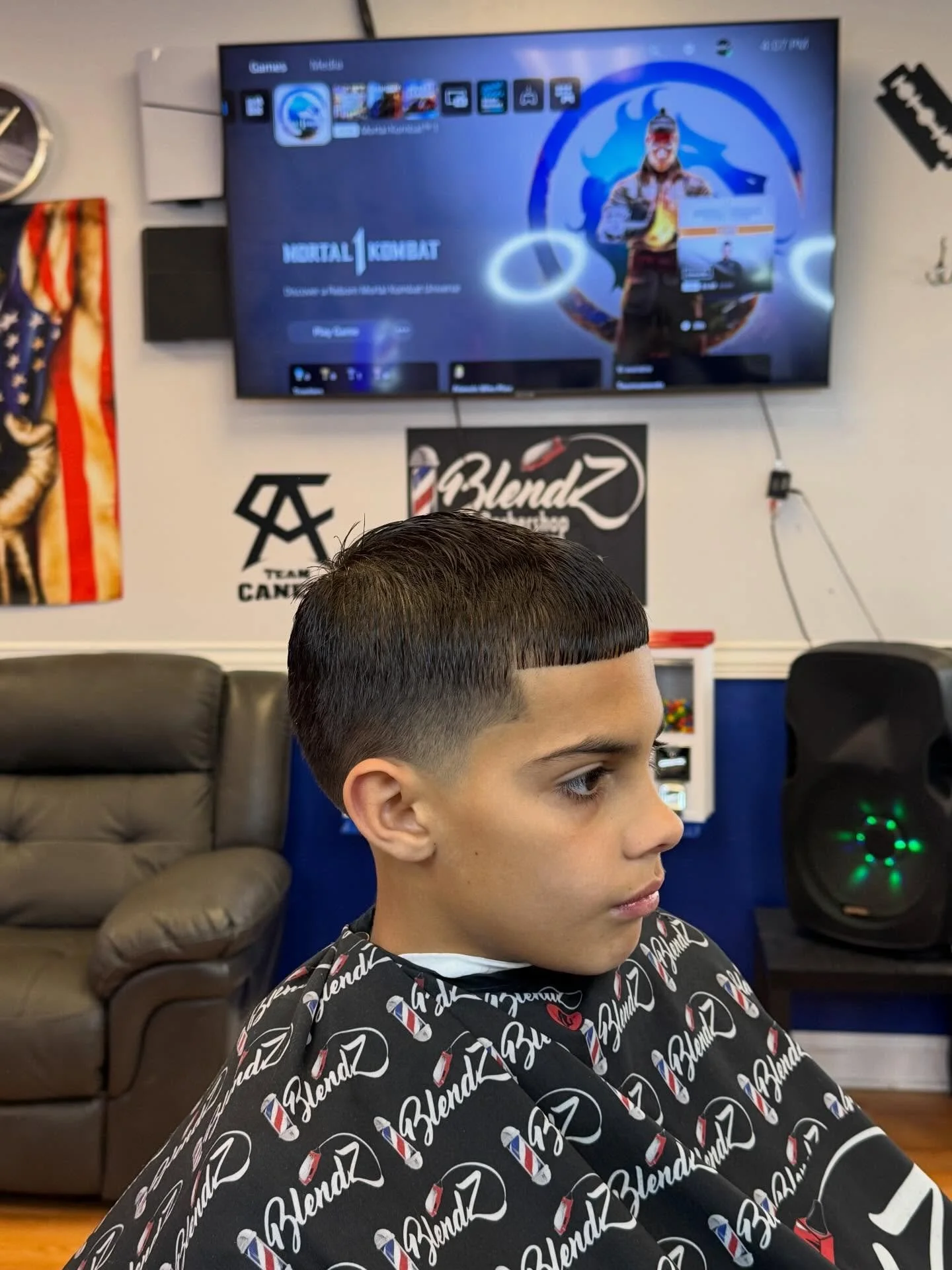 Welcome to the Blendz Barbershop page! Blendz Barbershop has 2 floors, with extremely talented, versatile barbers located right in East Providence Rhode Island. @blendz401

💈💈Follow like and share to see and support our barbers for their work!💈💈
