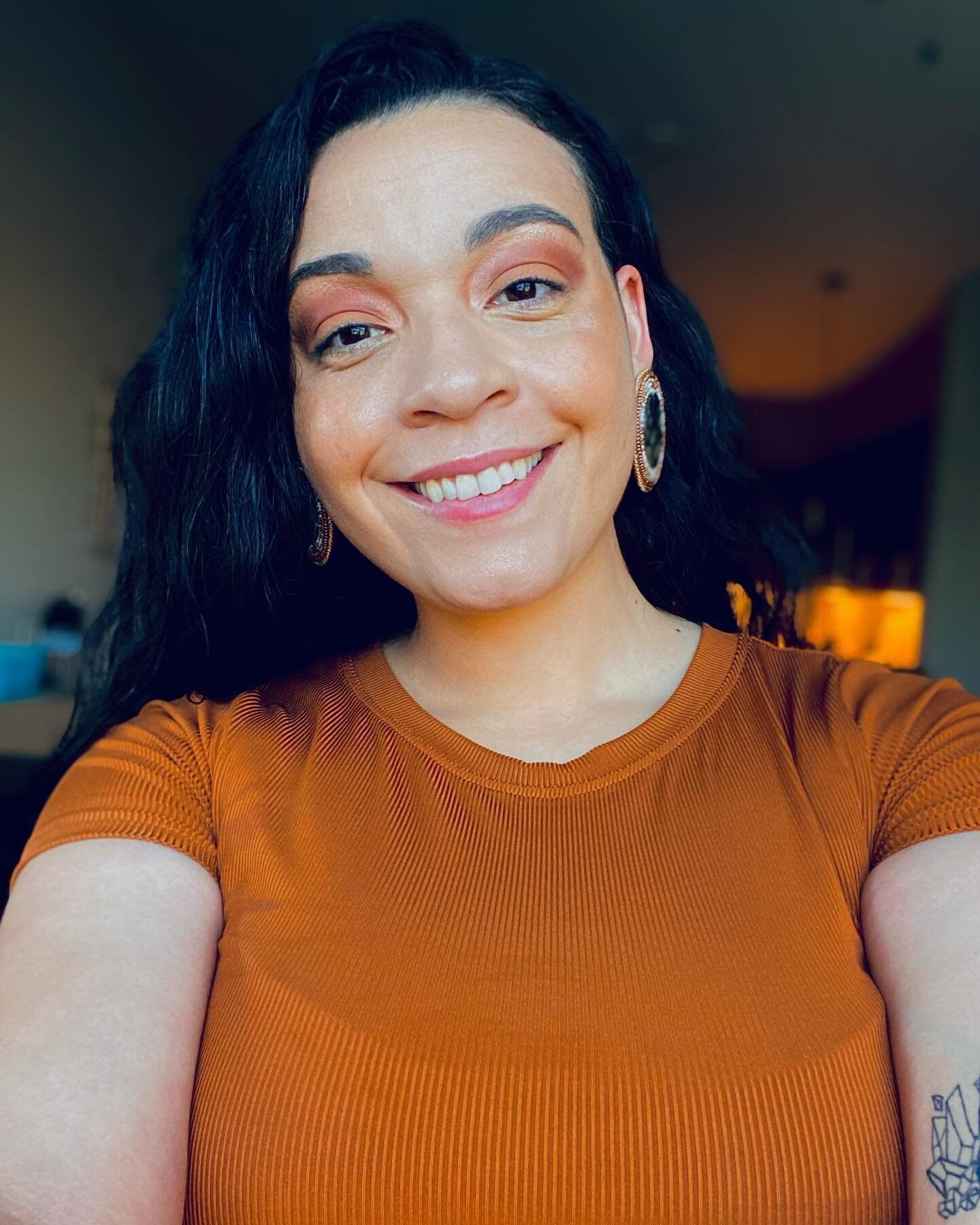 Learning to love and accept myself as I am. Who&rsquo;s with me? 🌻🧡

earrings: @creations.by.saltyyy ✨

#selfiegram #selflovejourney #acceptyourself