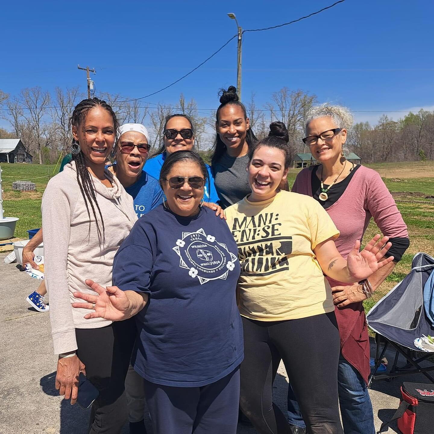 🌼 Had such a good time with community on #LandBack day! Together we prepped the garden for planting, created beautiful murals on the soon-to-be community center, and shared some laughs and in good conversations about the history of the Little Texas 