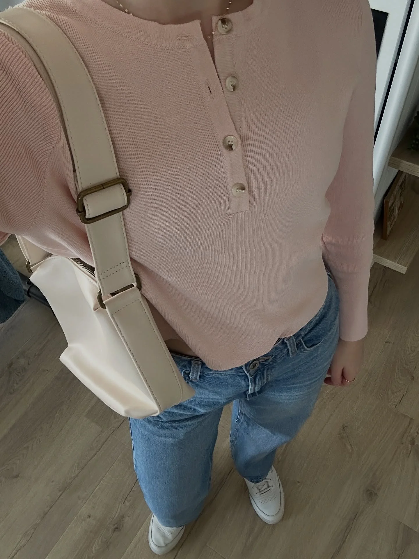 Spring colours🌷
Trying to find outfit inspo for this in-between Spring weather!! Between @pinterest, fashion reels on Instagram and trying to use what&rsquo;s already in my wardrobe, I&rsquo;m trying to put together some cute outfits✨

more fashion 