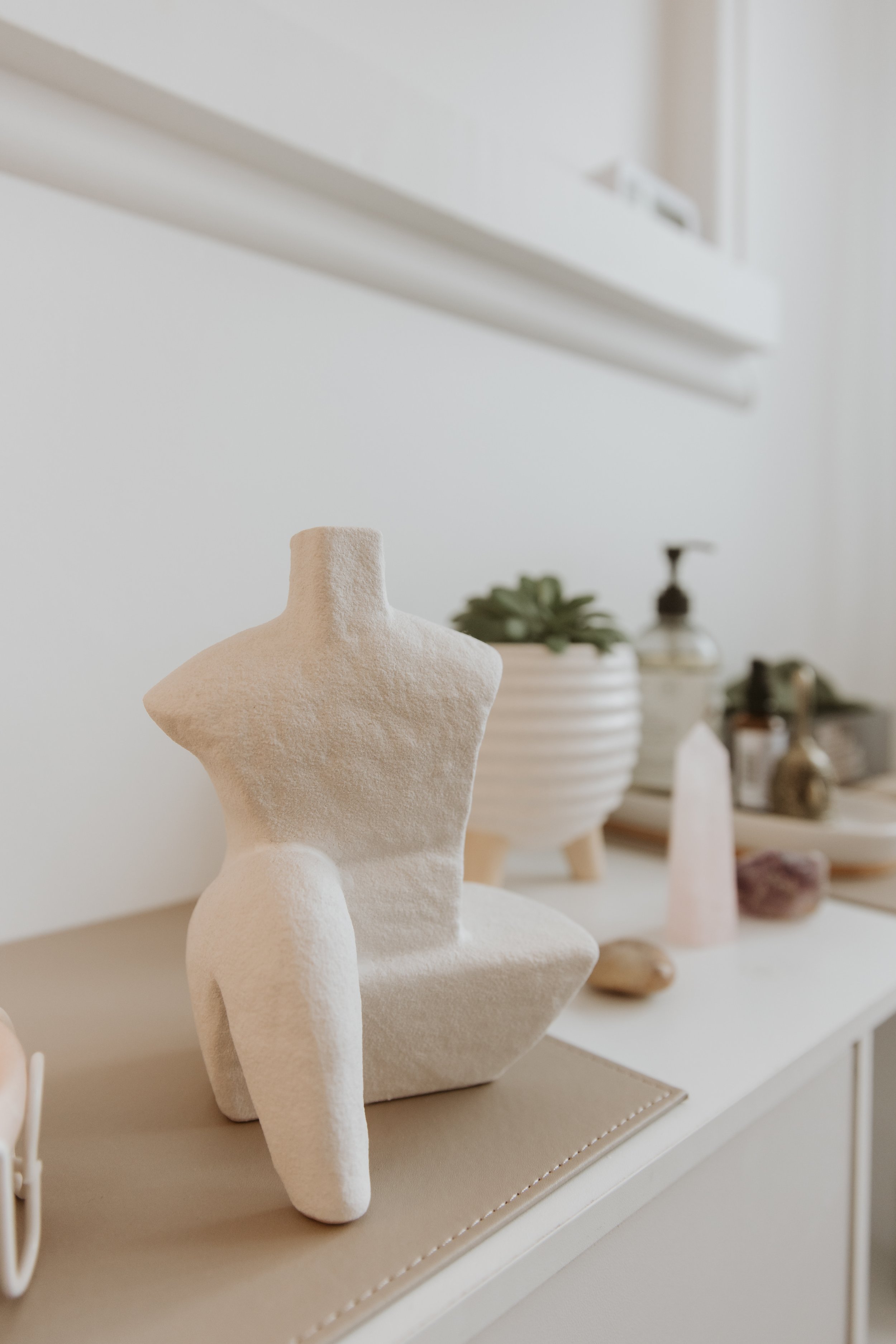Acupuncture for women's health, hormone balance, fertility, pregnancy, postpartum support, mental health, digestion and more in Mudgeeraba, Gold Coast.