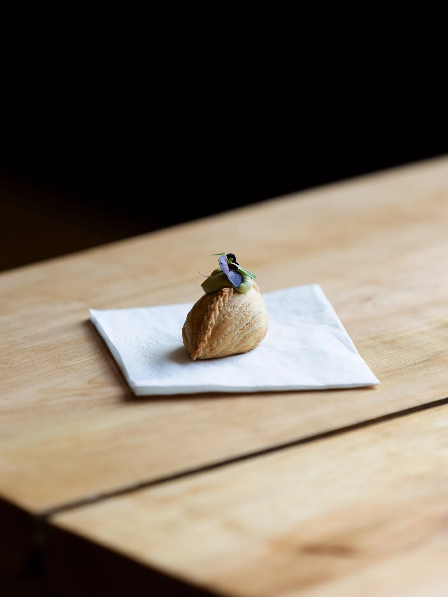 Life lately&hellip;
making food meant to be held, shared, and remembered.
Passing trays around&mdash;watching conversations grow from a single bite.

This is the part I love most:
people gathering around stories you can taste.

Grateful for the peopl