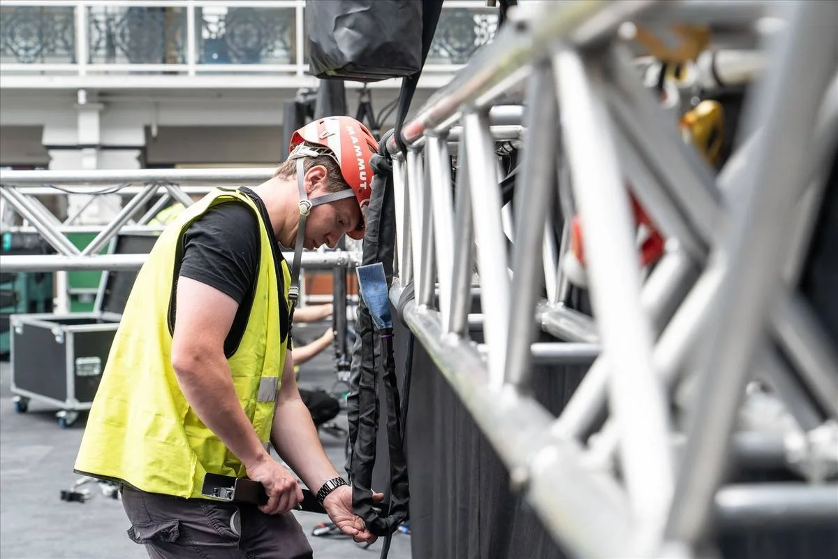 services-rigging-technician.jpg