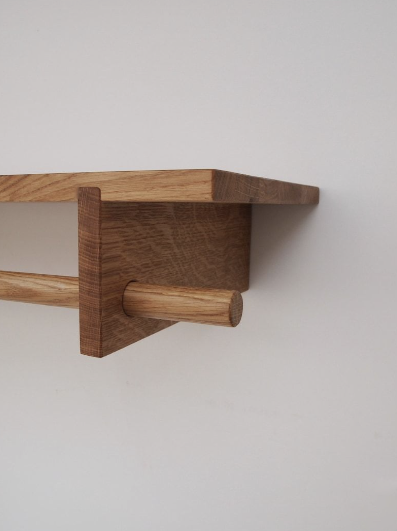 WoodenHangingRail.png