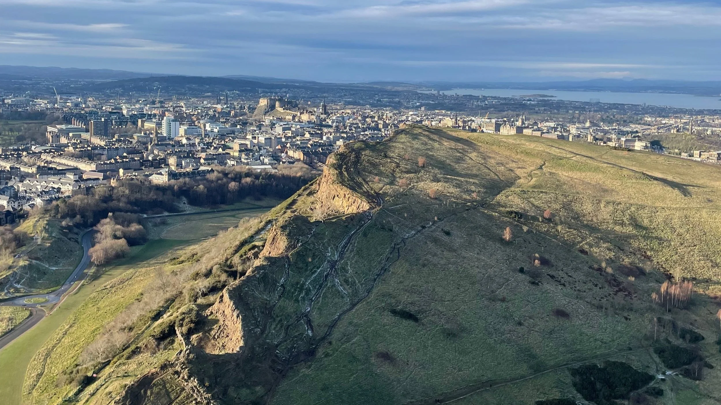 view from arthur's seat ediburgh