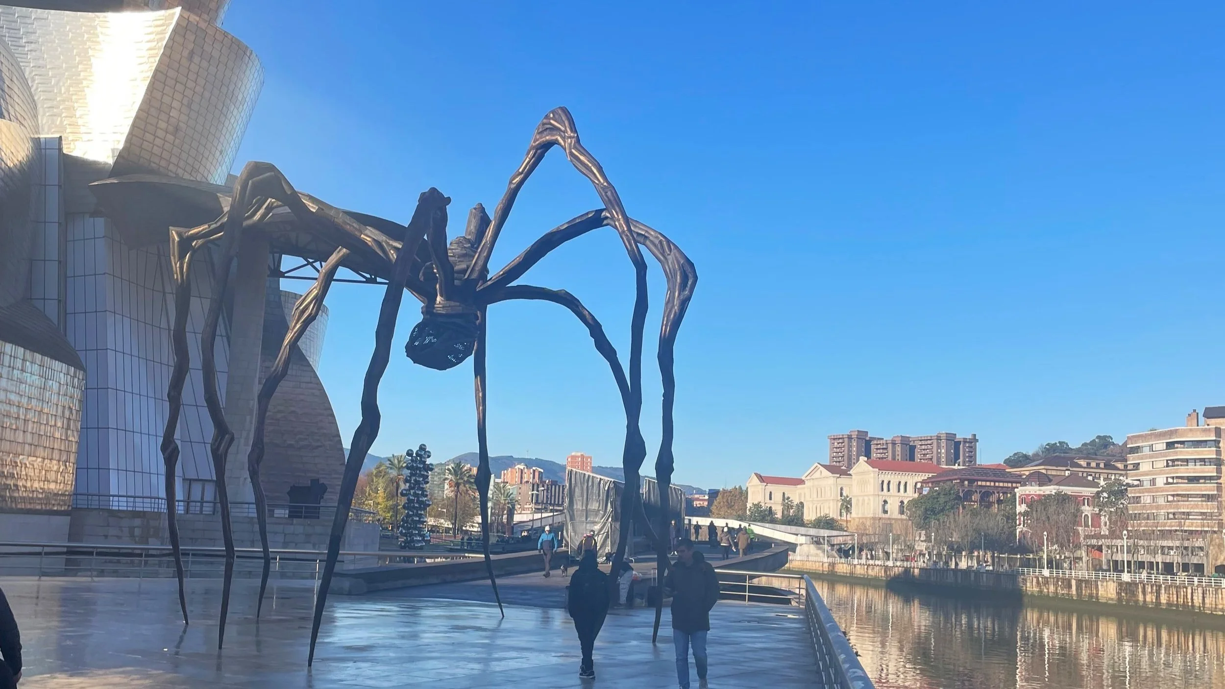 mama spider bilbao