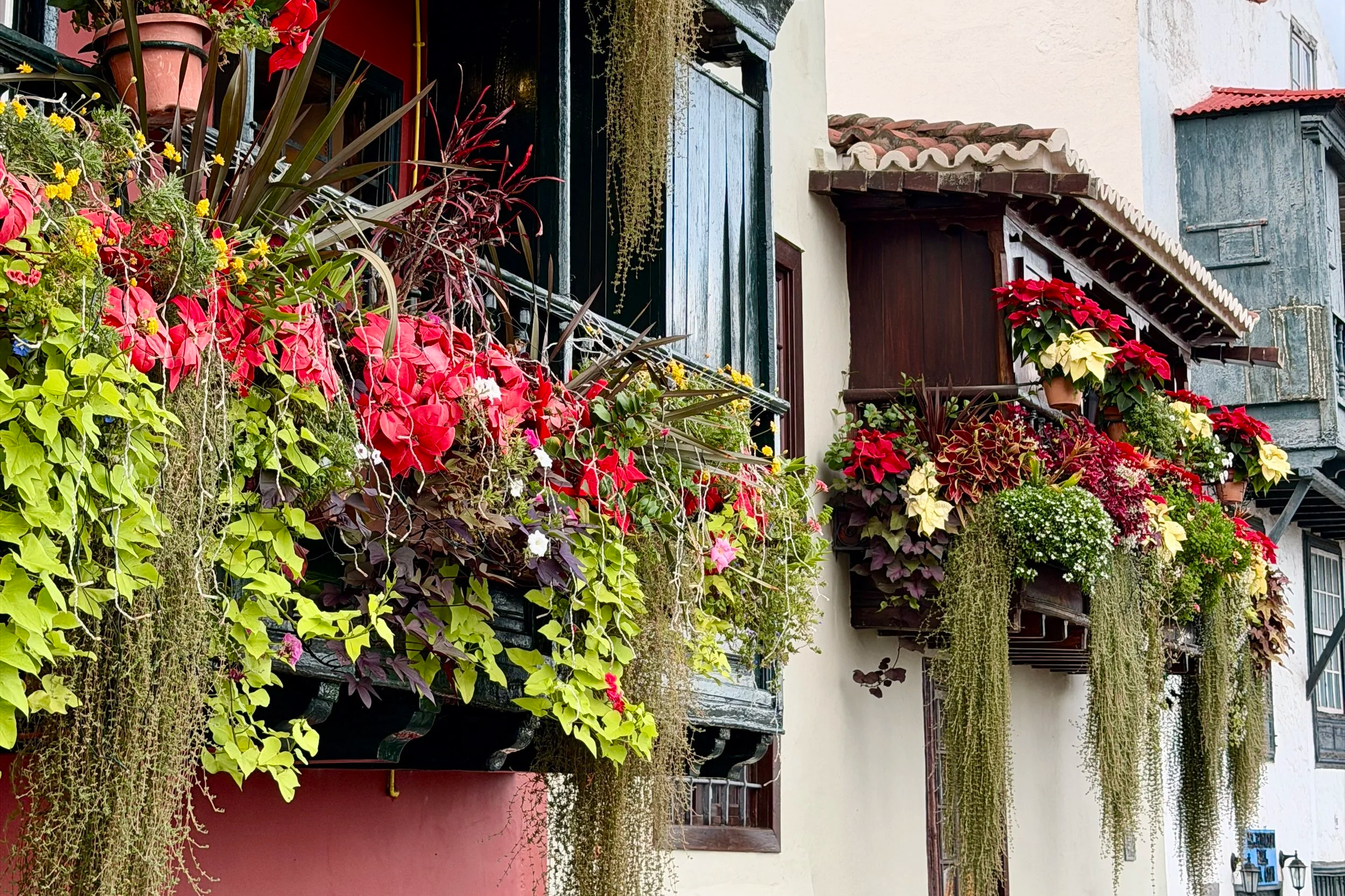 balconies in la palma