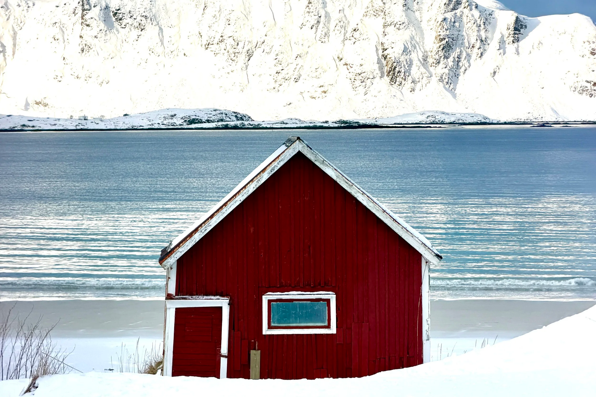 red house lofoten islands