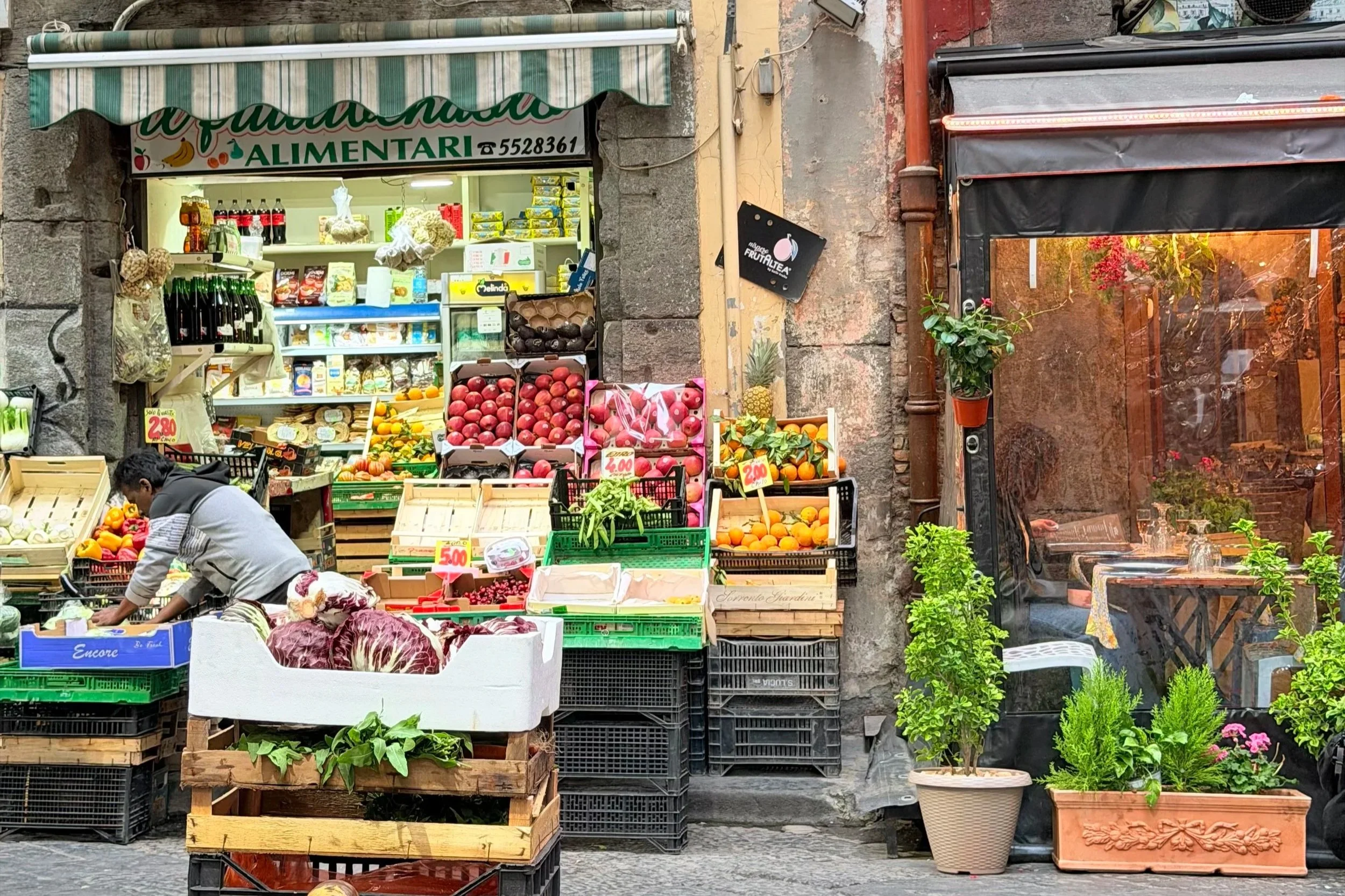 grocery store in naples italy