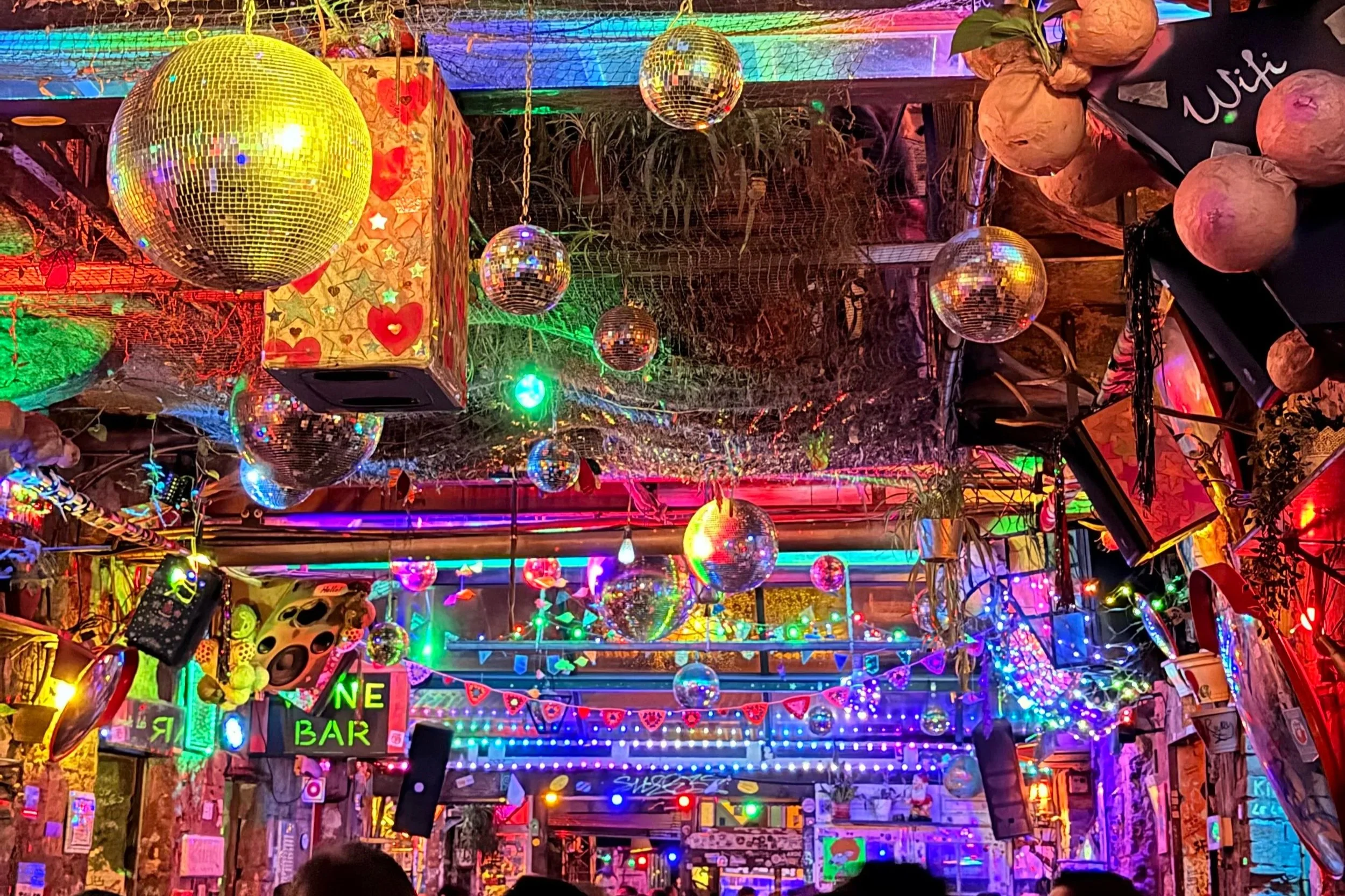 ruins bar budapest