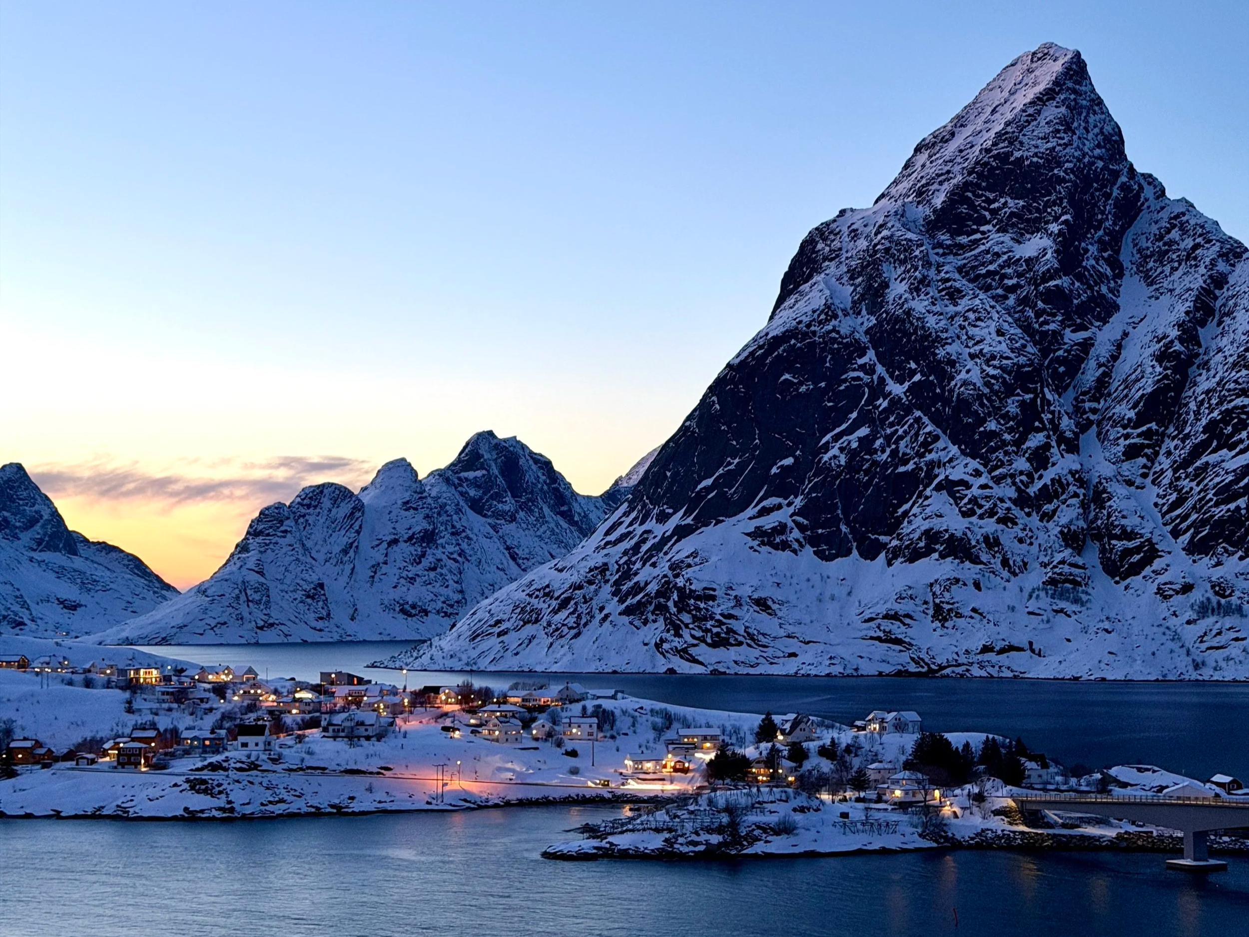 view from Olenilsøya lofoten