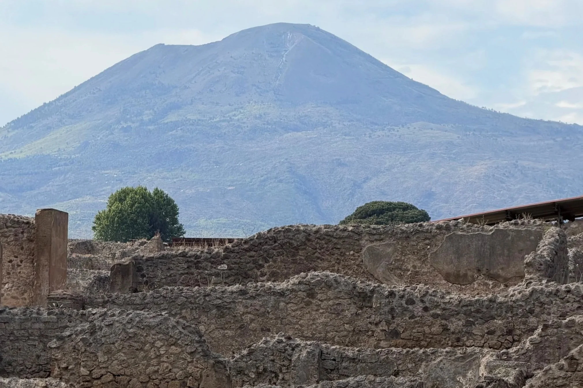 view of mount vesuvius from pompeii