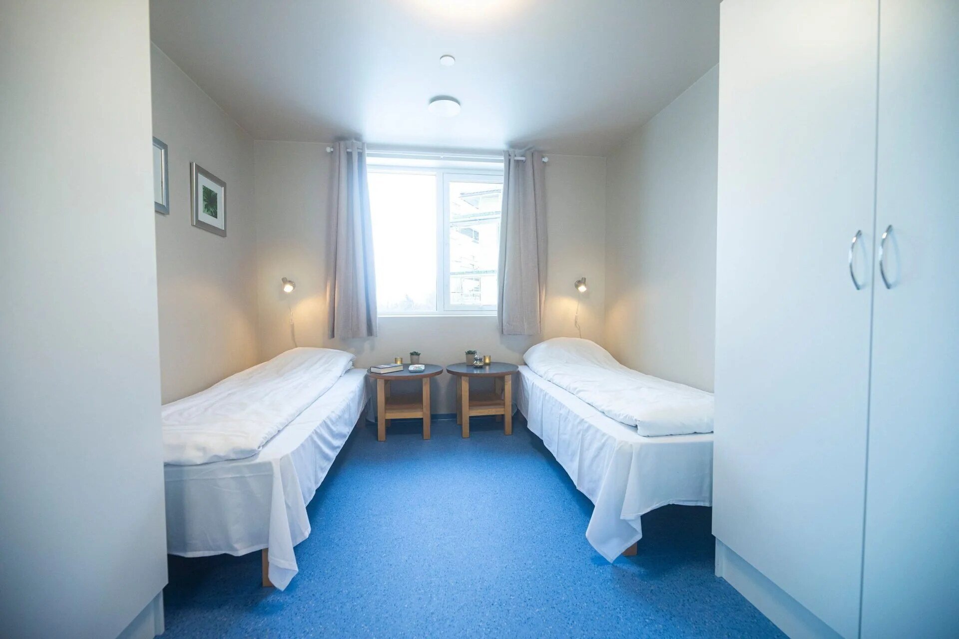 Guest room photo at Sjøholt Sommerhotell