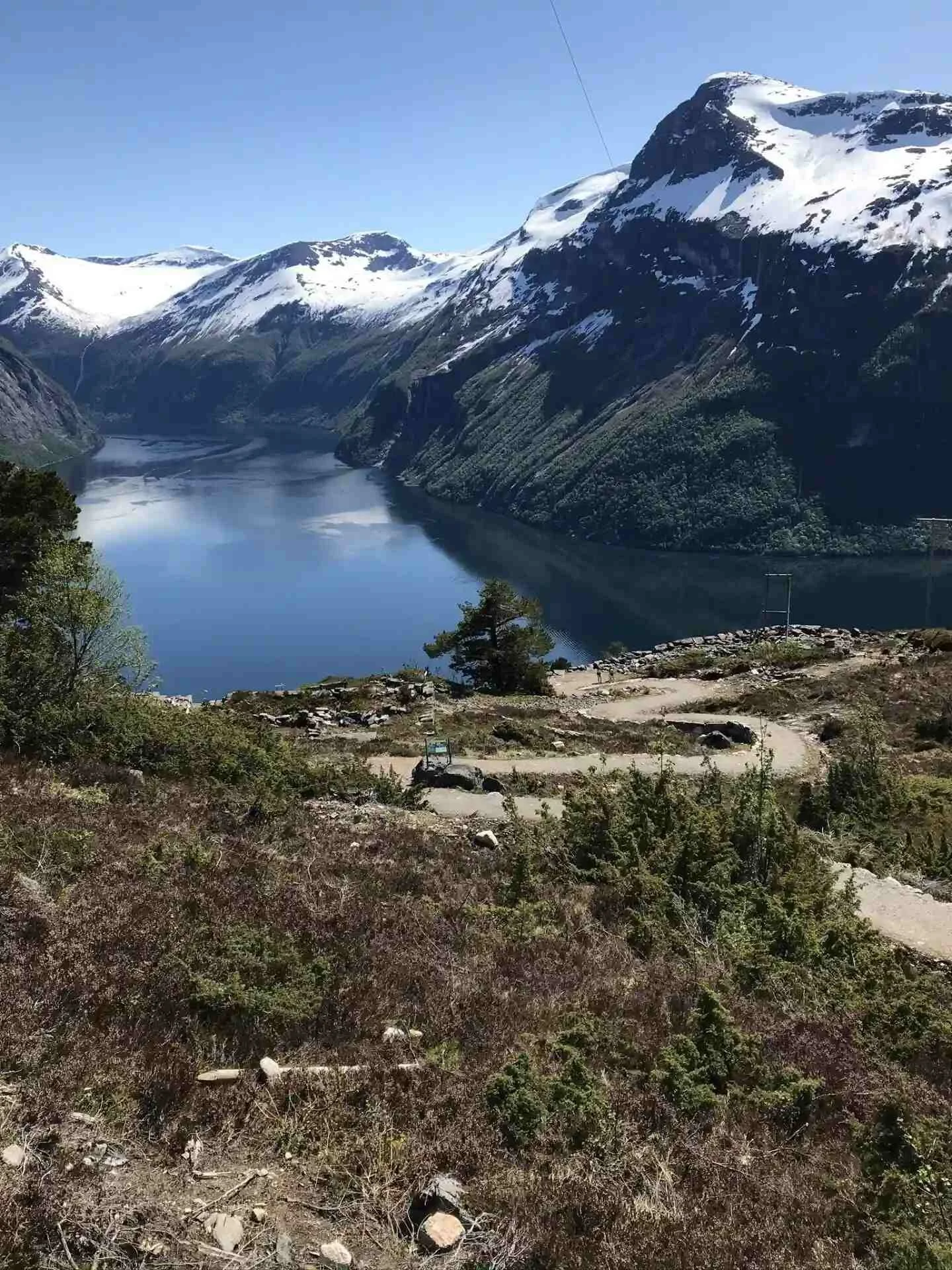 sfhs-utsikt mot fjord og fjell.jpg