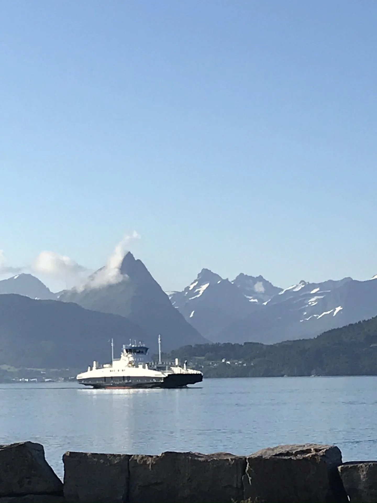 sfhs-ferge på fjorden.jpg