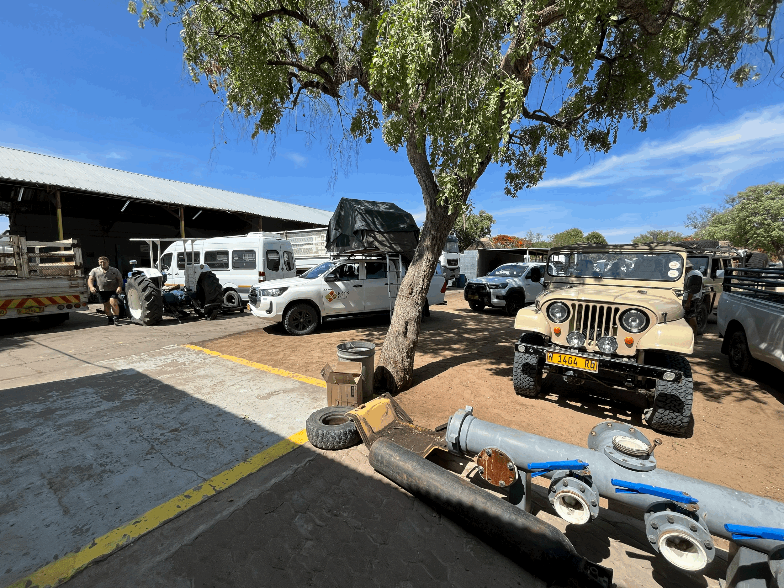 NAM ’23 - Teil 7: In einer afrikanischen Autowerkstatt