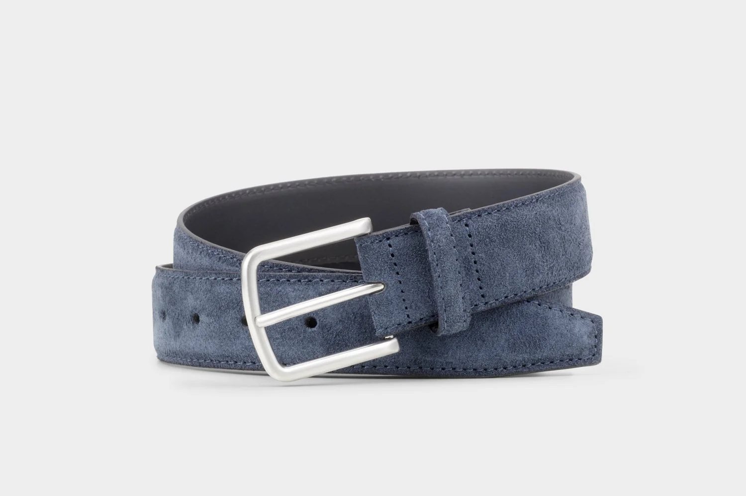 26-03-OXFORD_LEATHERCRAFT_Suede-leather-belt-2-grey-background.jpg