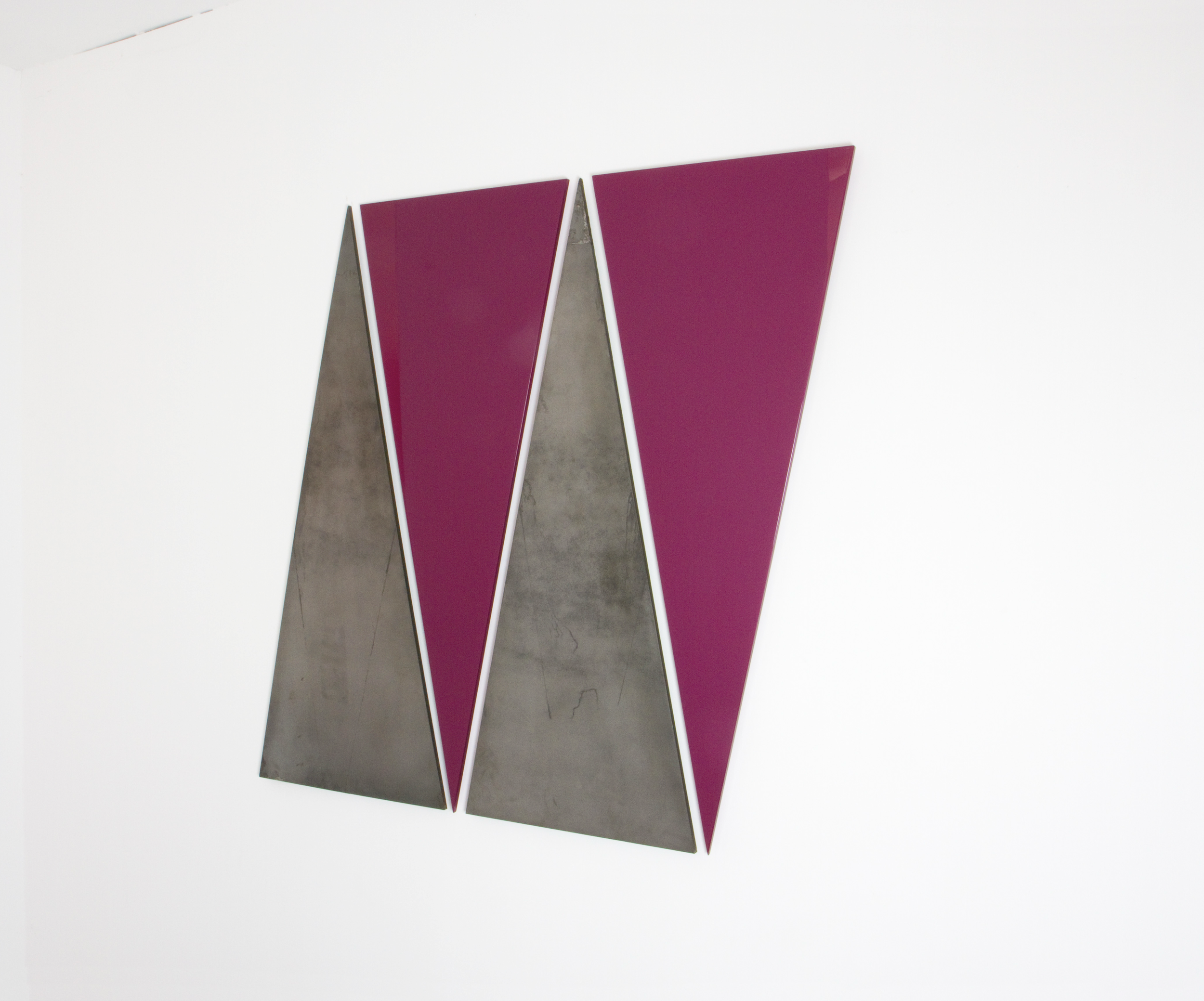 No. 614 L Triangles, 2015
Painted aluminium and raw mild steel
107 x 100 x 2 cm