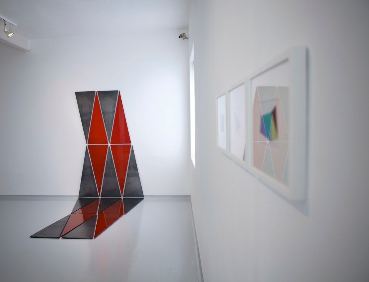 No. 278 L Triangles, 2011
Paint aluminium and raw mild steel
205 x 128 x 204 cm