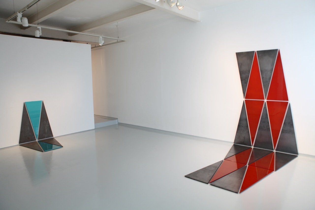 No. 278 L Triangles, 2011
Paint aluminium and raw mild steel
205 x 128 x 204 cm