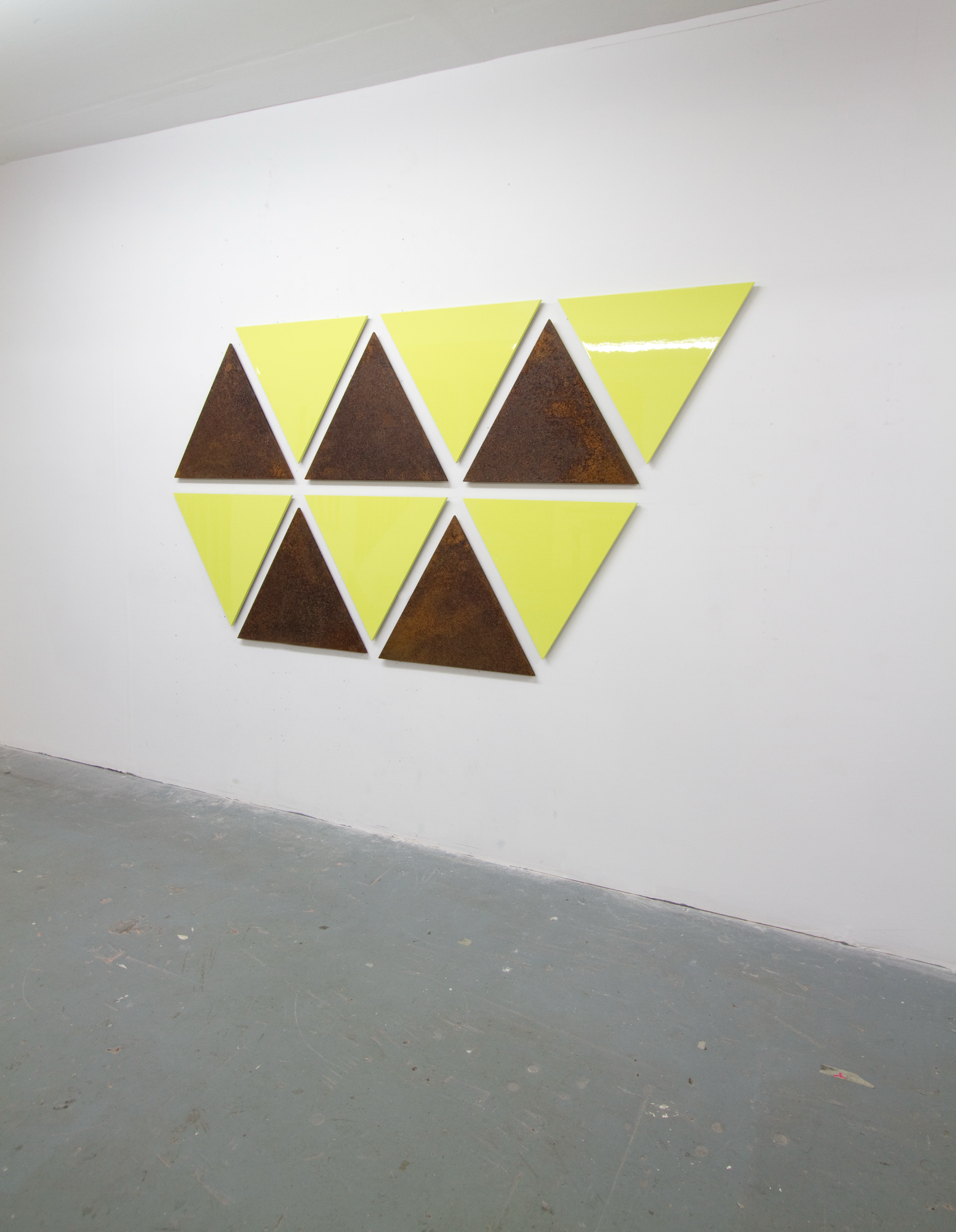 No. 280 Triangles, 2011
Painted aluminium and raw mild steel
88 x 185 x 2 cm