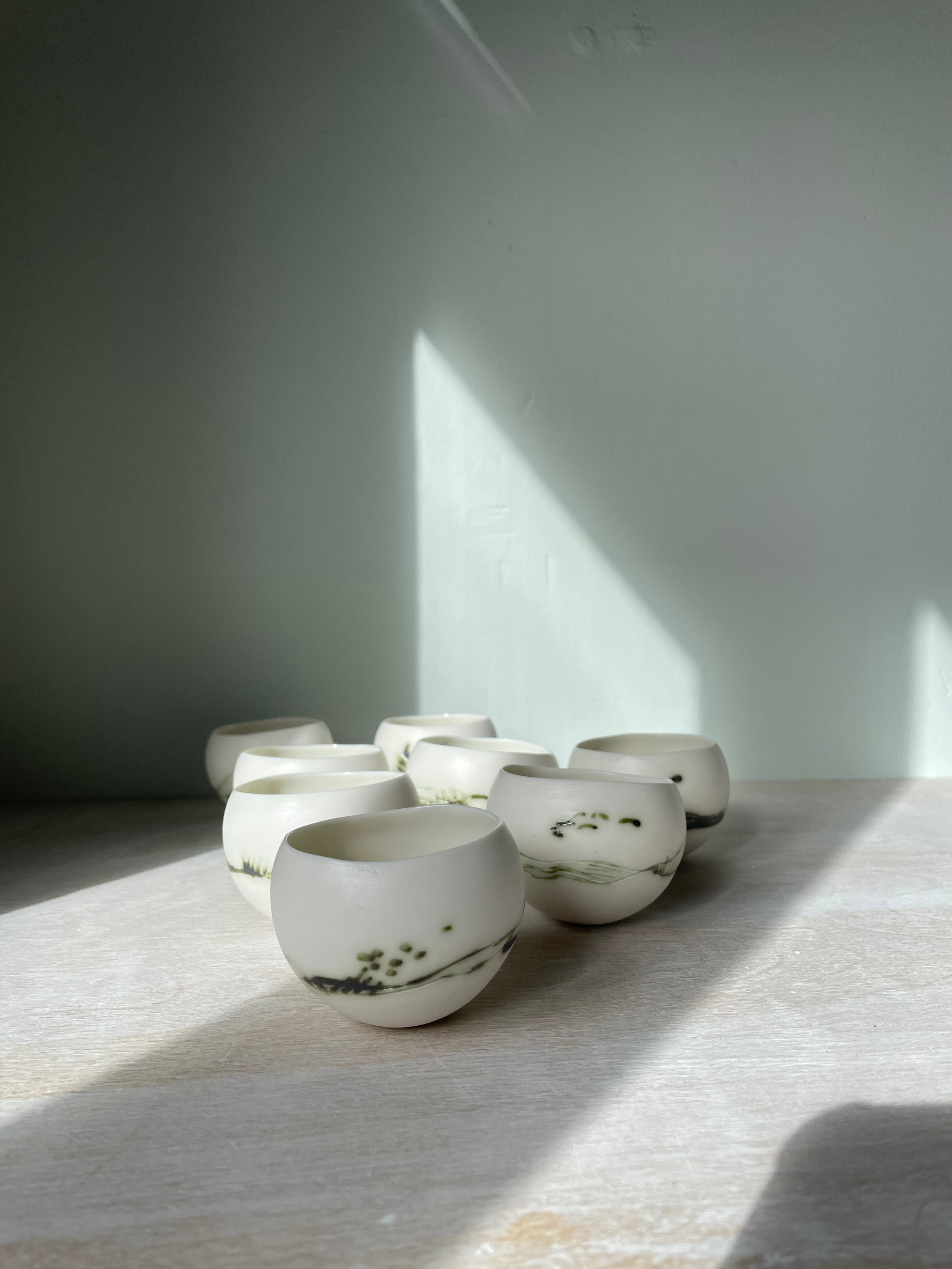 Landscape porcealin bowl mini 2.png