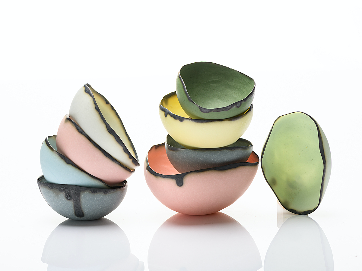 Coloured porcelain shells