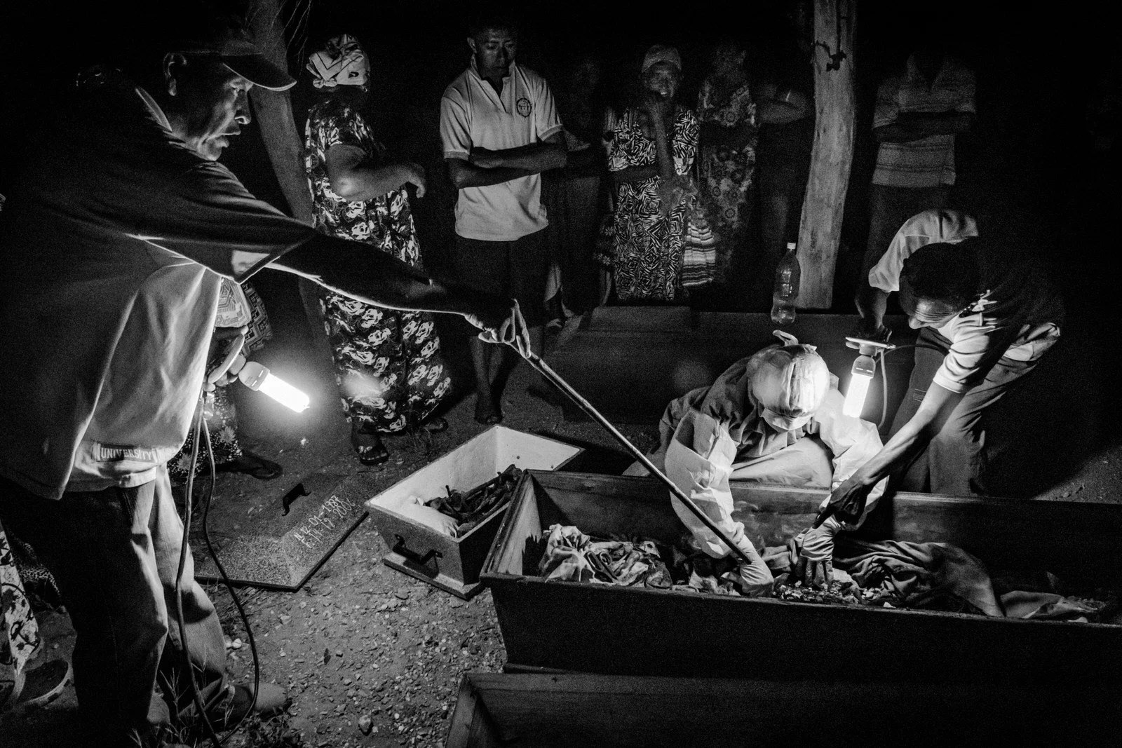 COLOMBIA 2017. Wayuu Ayulaa funeral rite in the Guajira Desert.

24 February 2017. La Guajira, Colombia. Members of a Wayuu clan gather for the Ayulaa, a funeral rite central to Wayuu cosmology in which the remains of the deceased are exhumed and giv