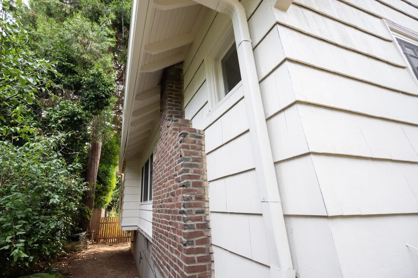 How Often Should You Paint Your Home's Exterior?
π‘ It depends, but generally:
- Wood siding: Every 5-7 years
- Stucco or brick: Every 7-10 years
- Metal surfaces: Every 5 years
If you're noticing cracks, peeling, or fading, it may be time to refr