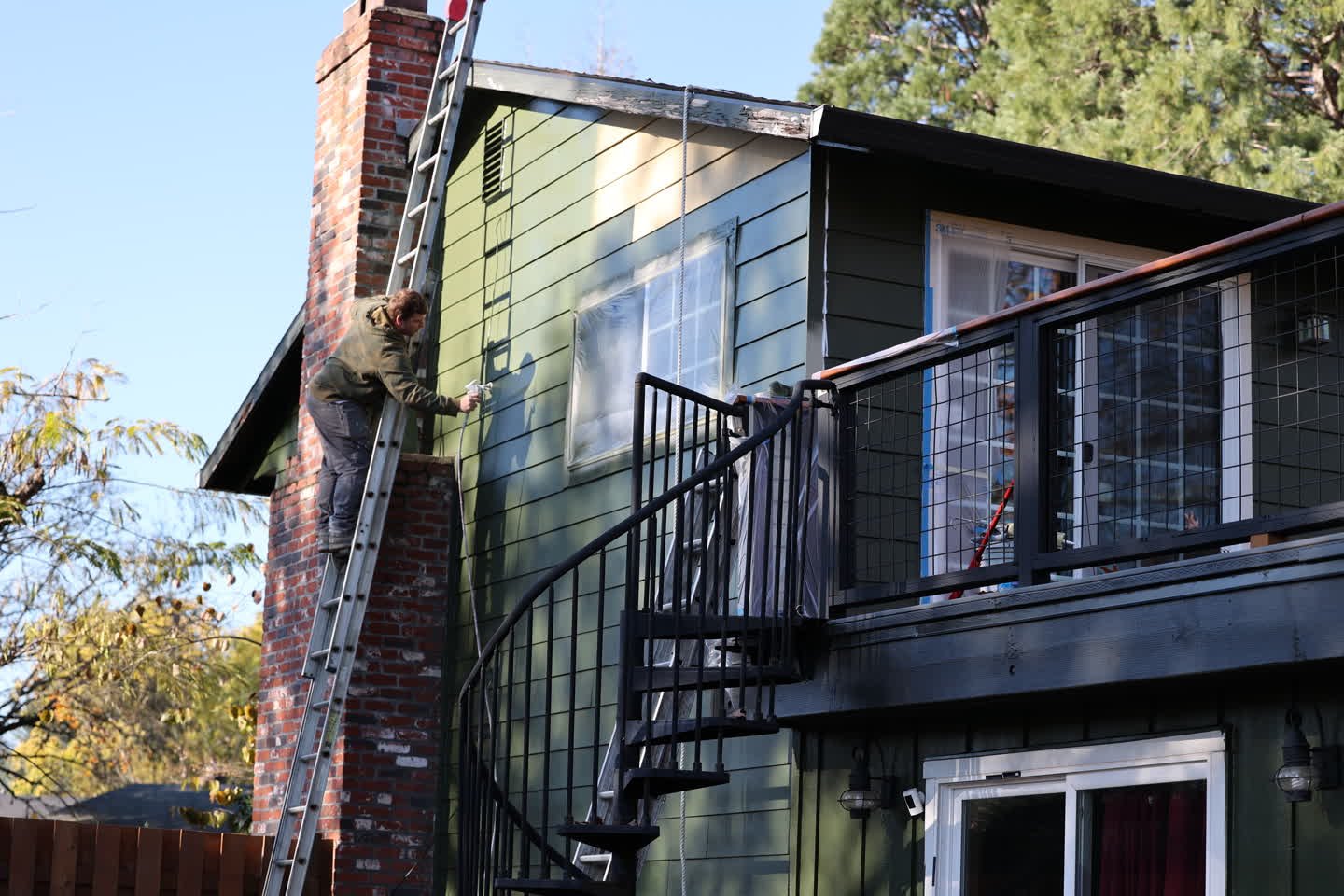 Swipe to see where this project started π
From damaged, weathered siding to a full refresh with new siding and a crisp, clean coat of paint — this home got the upgrade it deserved! π‘β¨
There's nothing like giving your exterior a second life