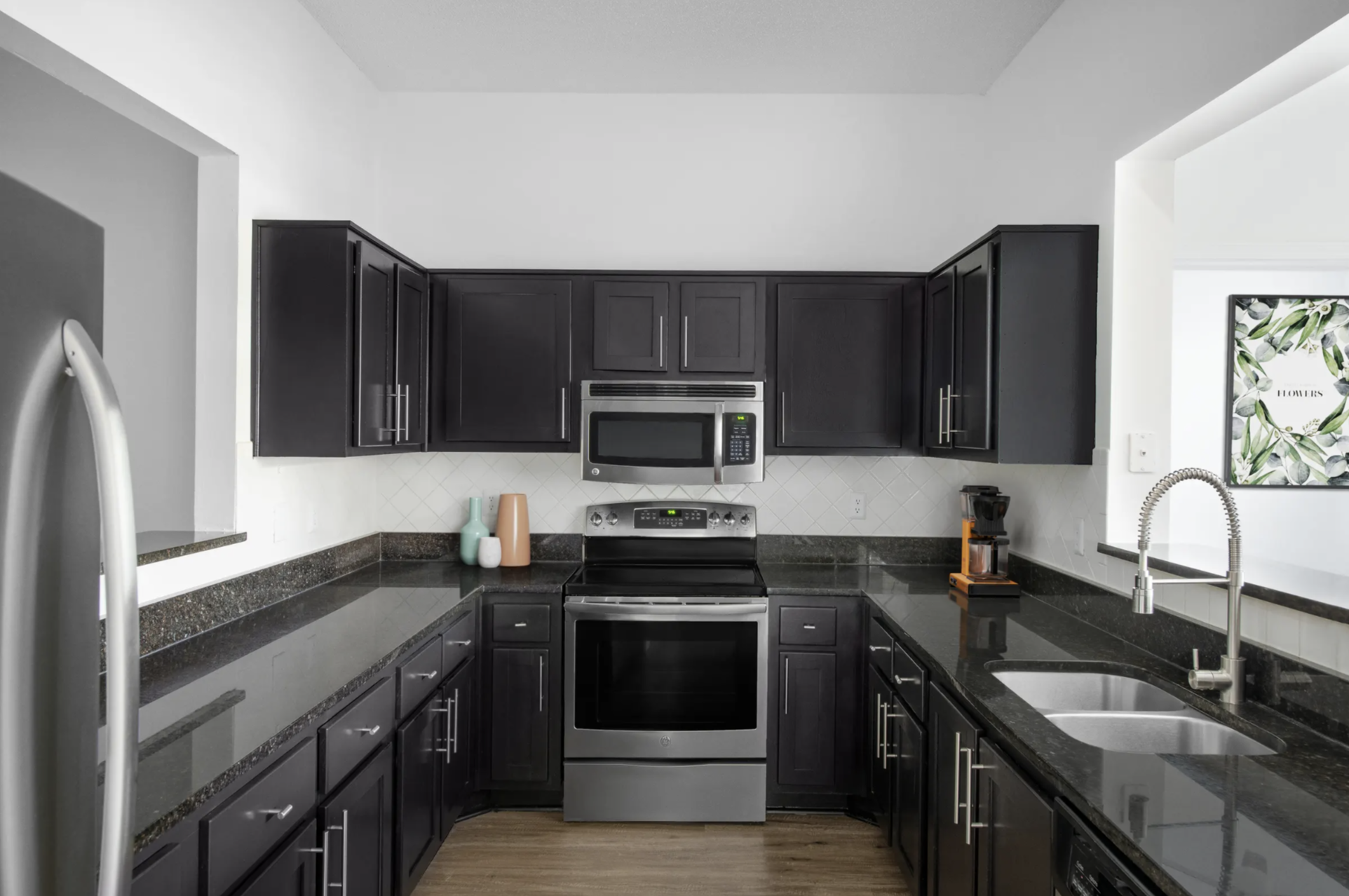 hartley-kitchen-black.png