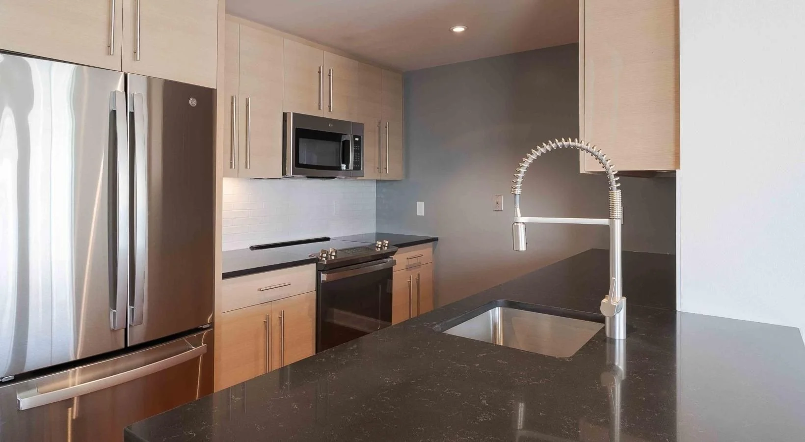 harborview kitchen.jpg