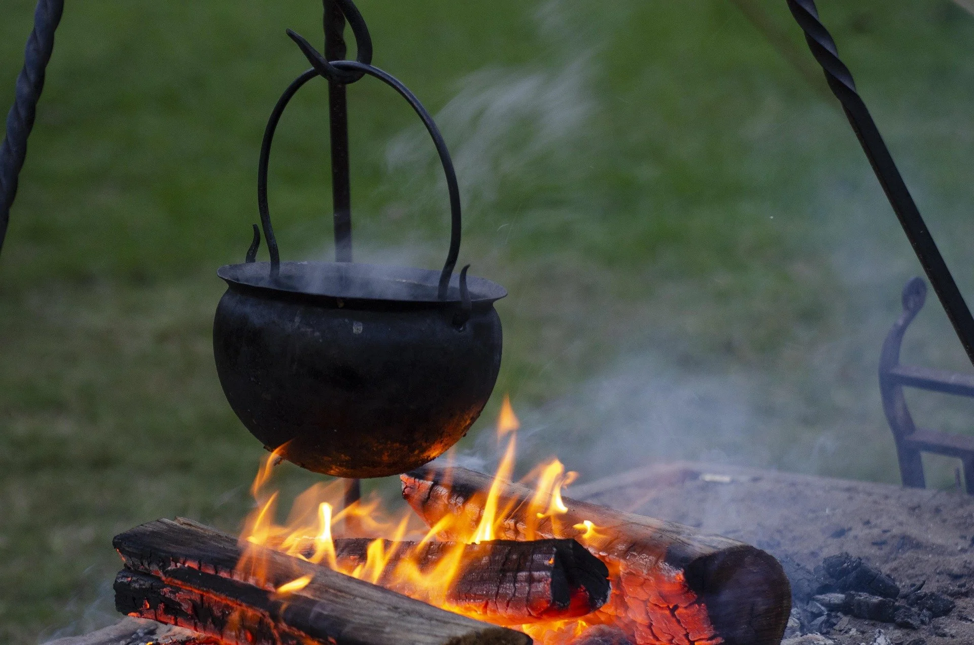 Family campfire &amp; cooking