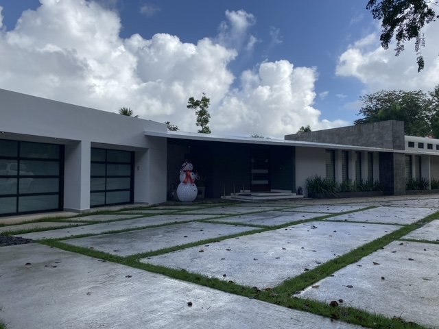 T527 Residence - Exterior 02.jpg