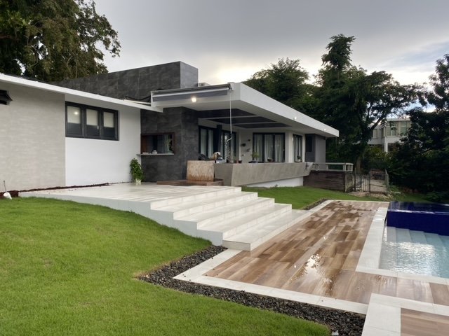 T527 Residence - Pool 01.jpg