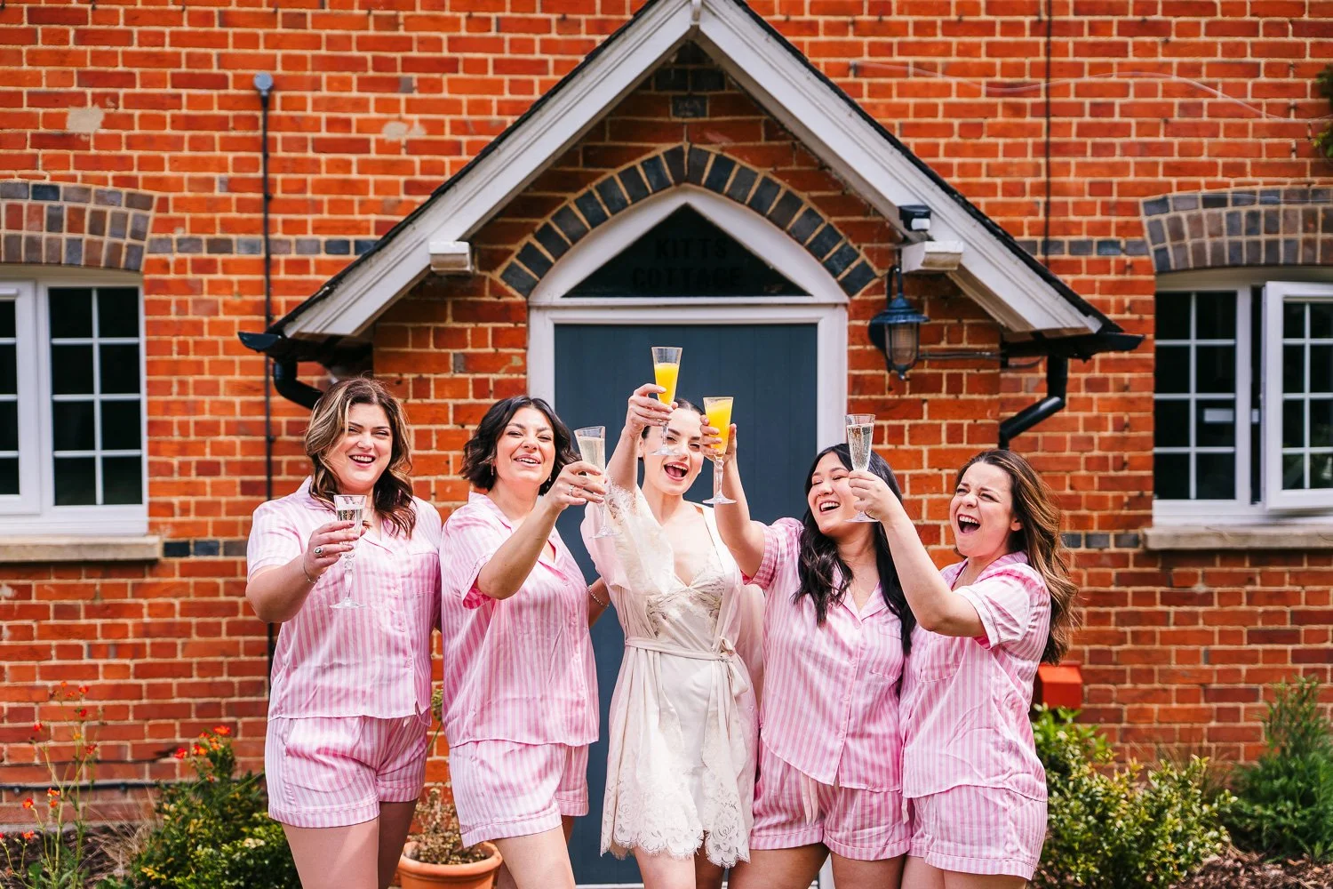 wasing-park-bride-and-bridesmaids-with-champagne.jpg