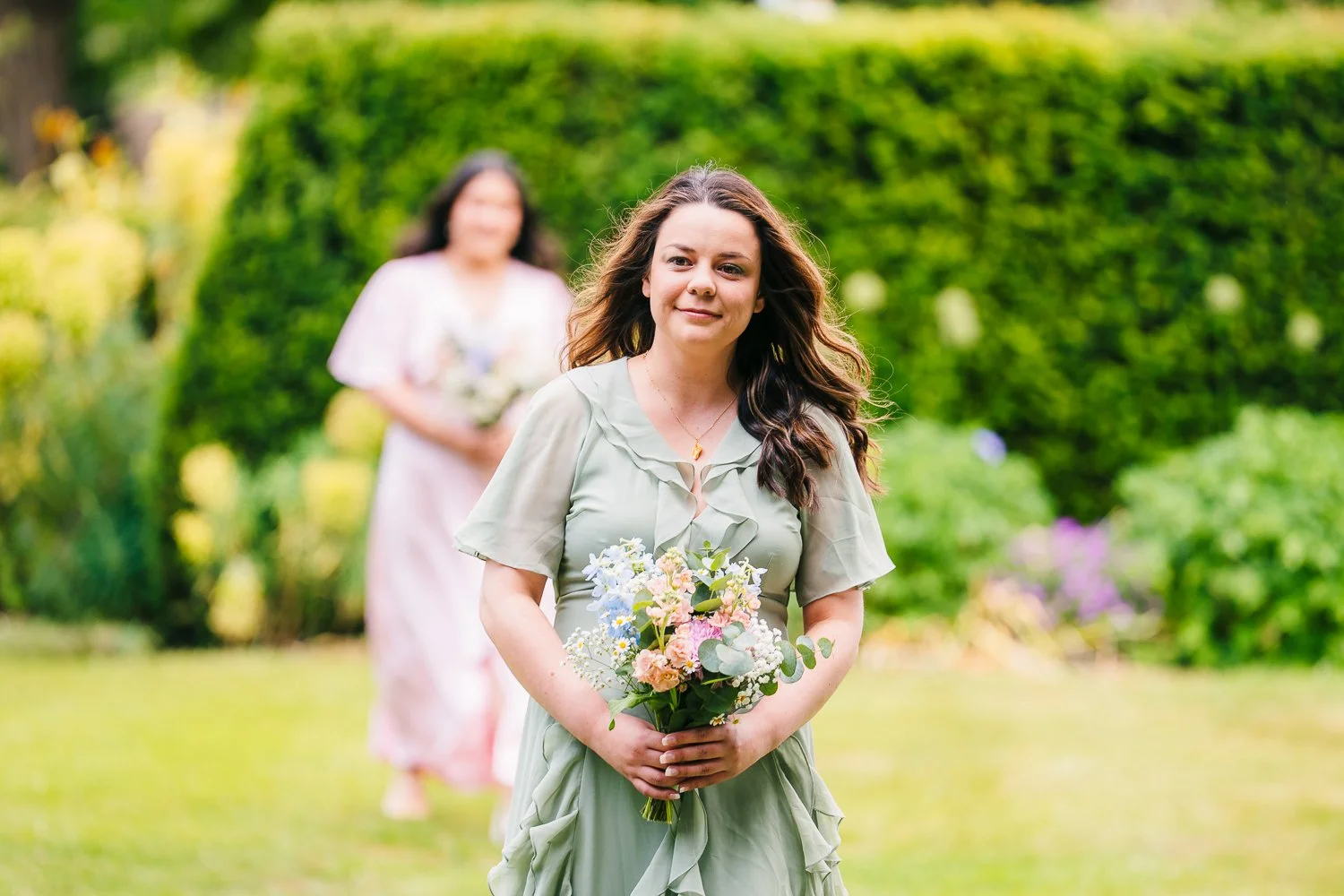 wasing-park-bridesmaid-walking.jpg