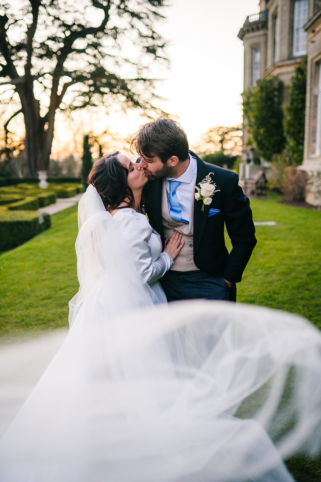Sam & Ellie - Colour-1374.jpg