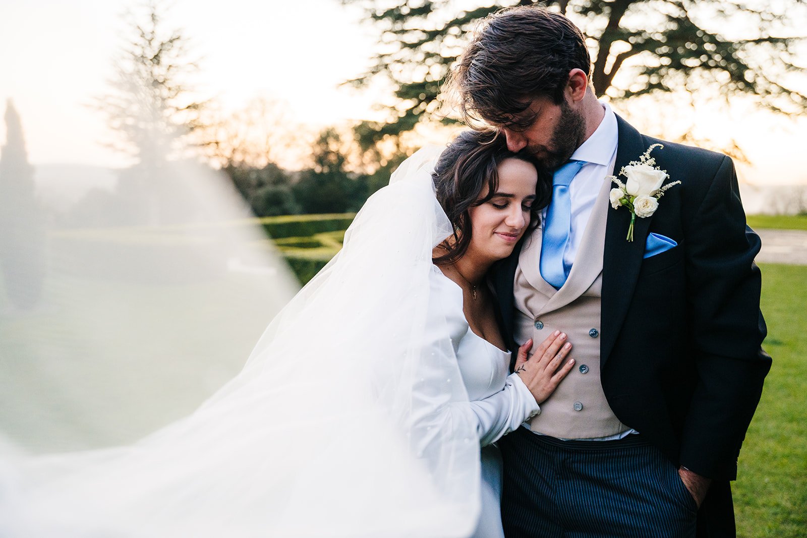 Sam & Ellie - Colour-1372.jpg