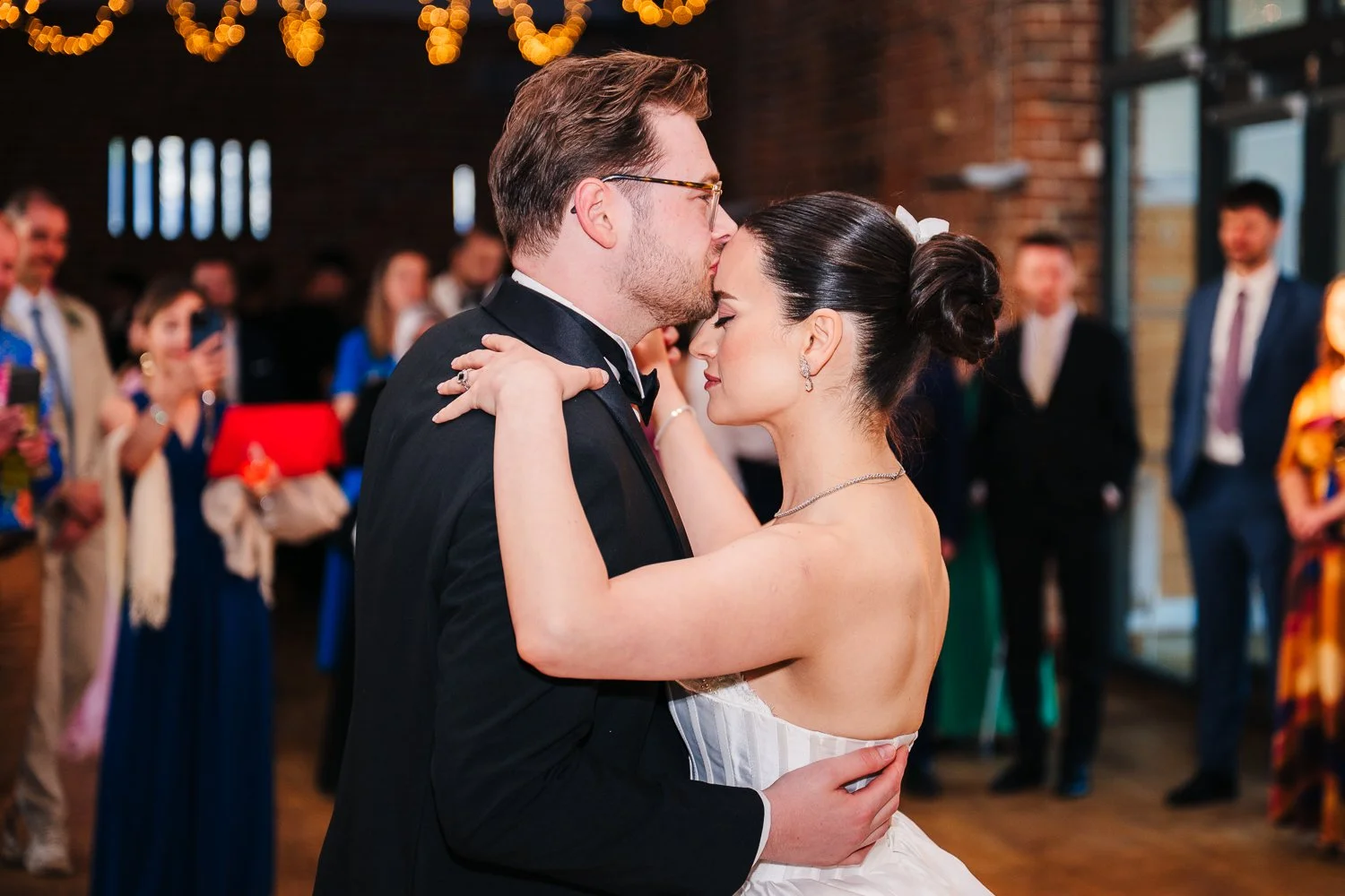 wasing-park-wedding-couple-first-dance.jpg