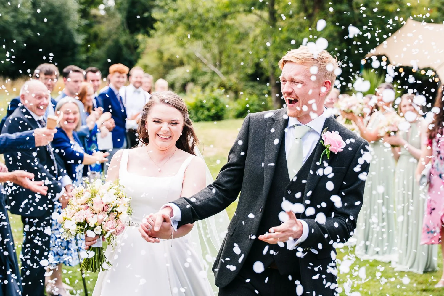 bartons-mill-wedding-confetti.jpg