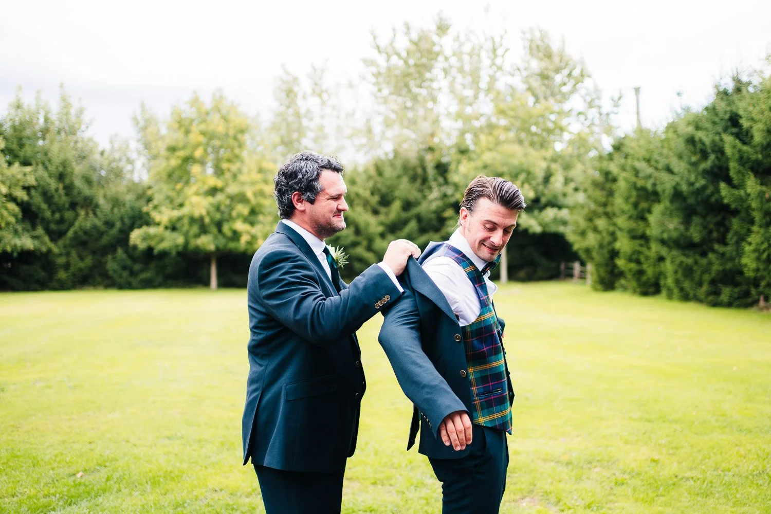 hampshire-wedding-groom-getting-ready.jpg