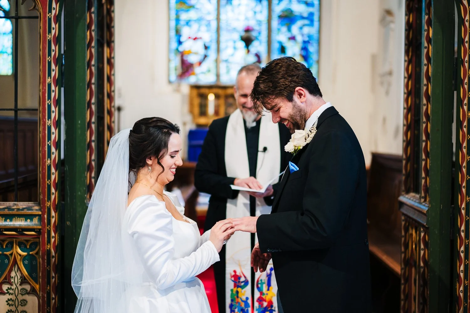berkshire-wedding-exchanging-of-rings.jpg