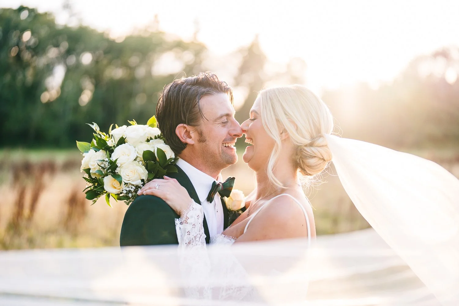 northbrook-park-sunset-veil-photo-couple-laughing.jpg