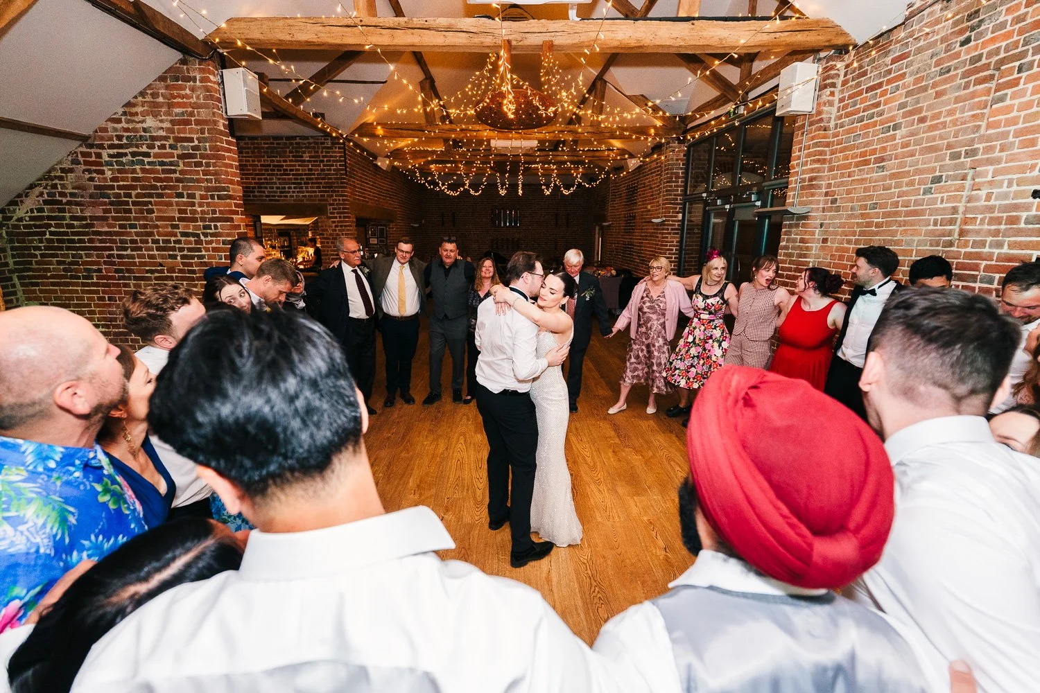 wasing-park-bride-and-groom-last-dance.jpg