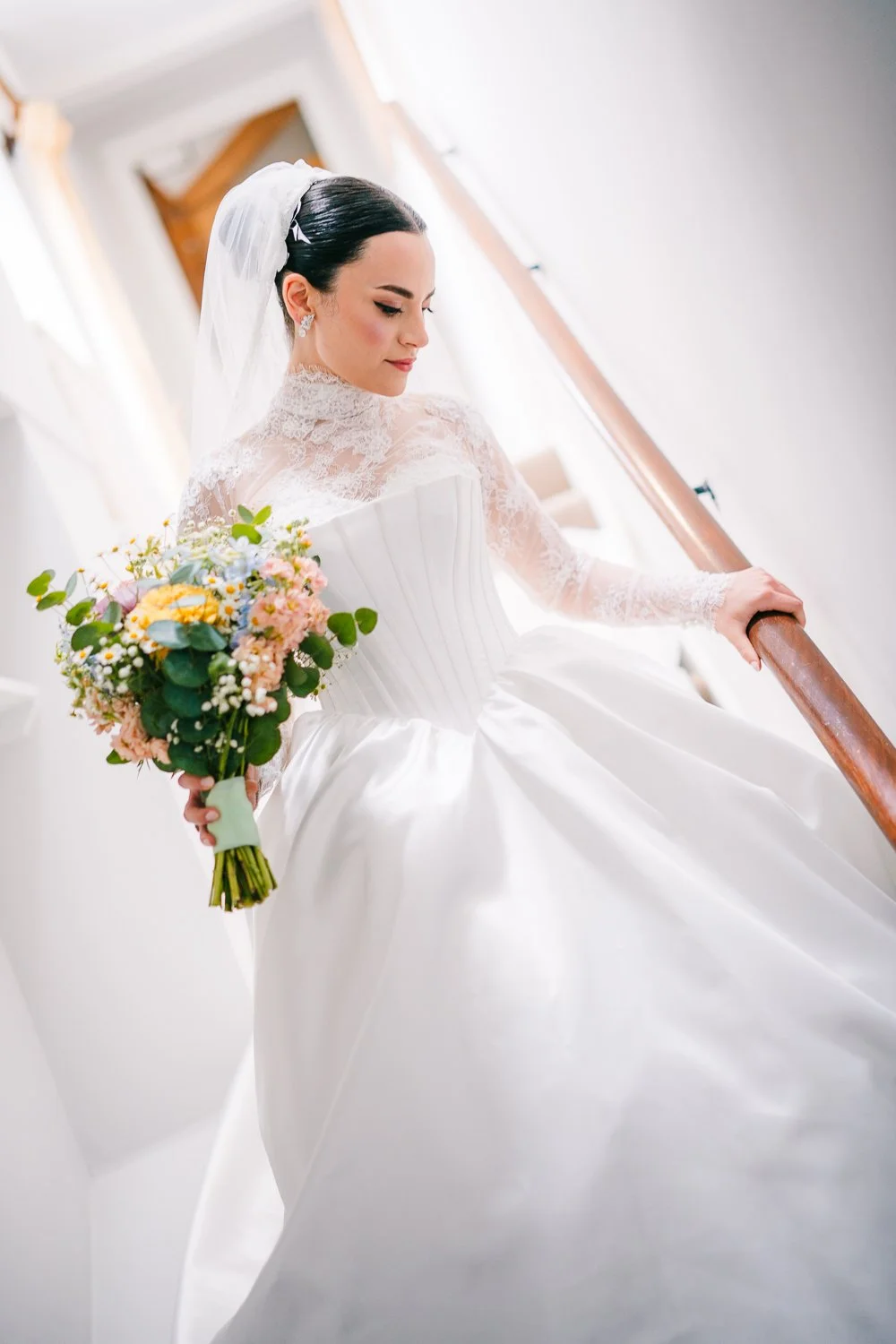 wasing-park-bride-walking-down-the-stairs.jpg