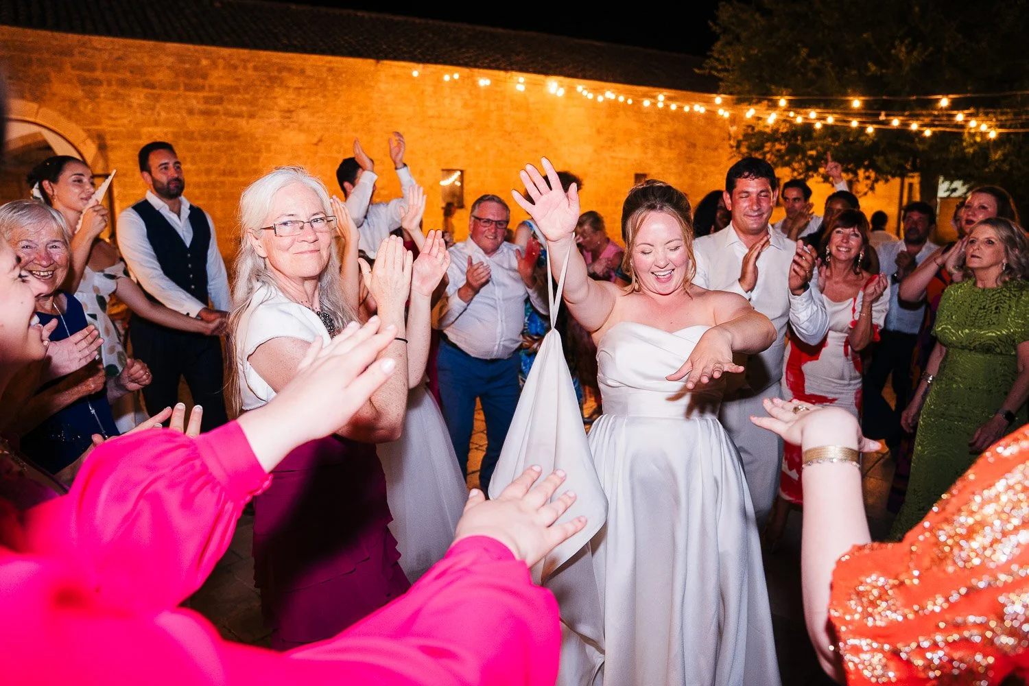 destination-italy-wedding-berkshire-photographer-bride-dancing.jpg