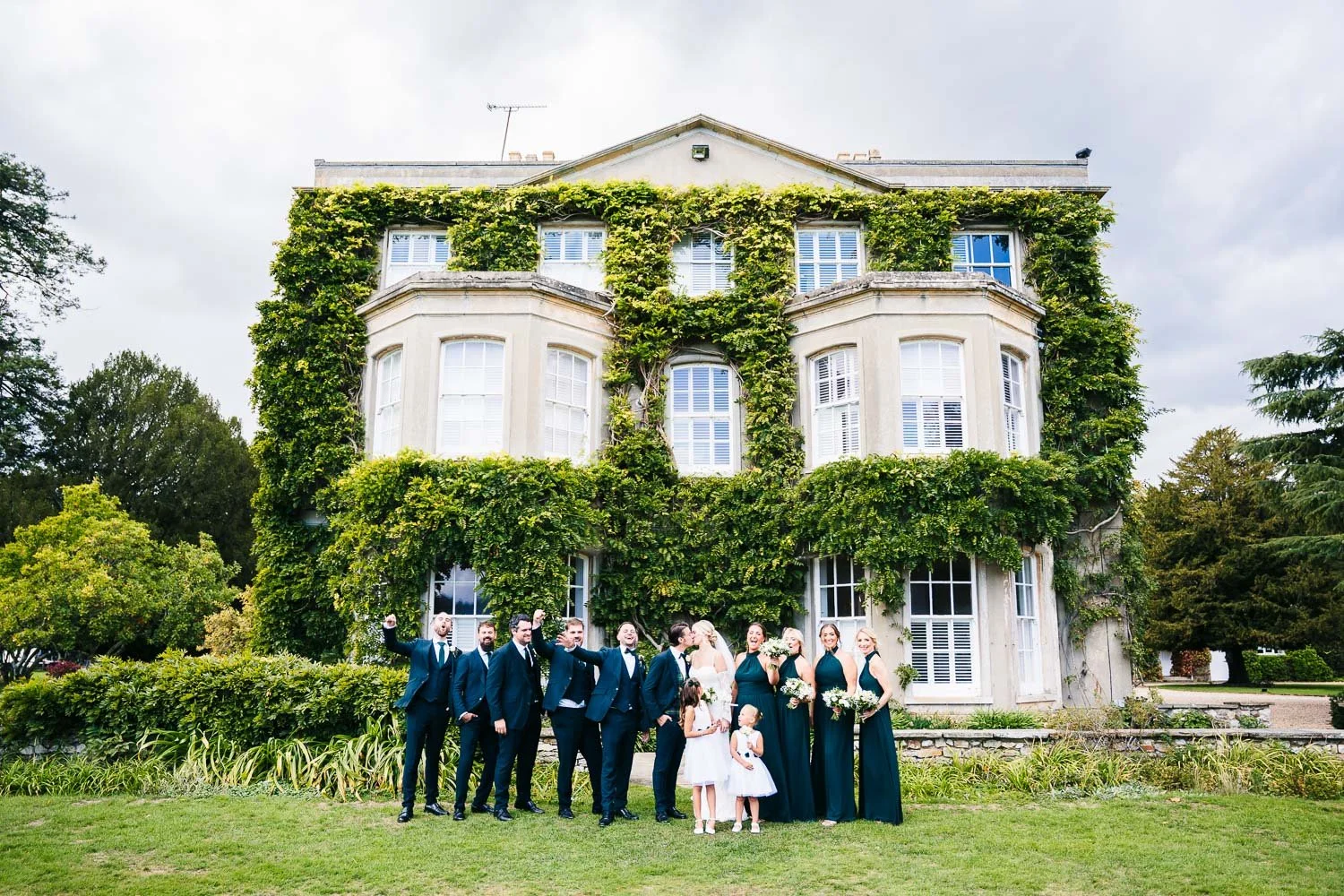 bridal-party-northbrook-park.jpg