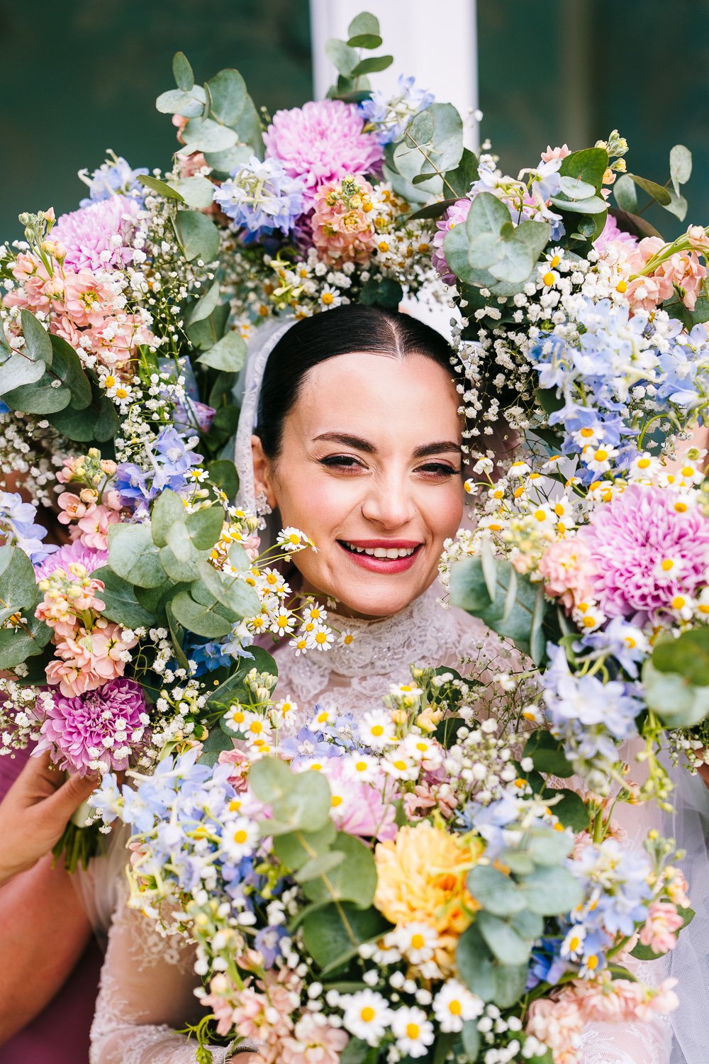 wasing-park-bride-surrounded-by-bouquets.jpg